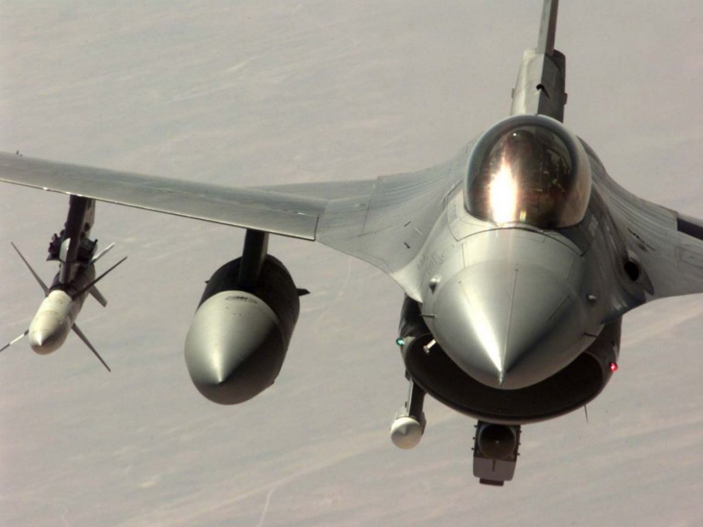 Avion de chasse militaire (6)